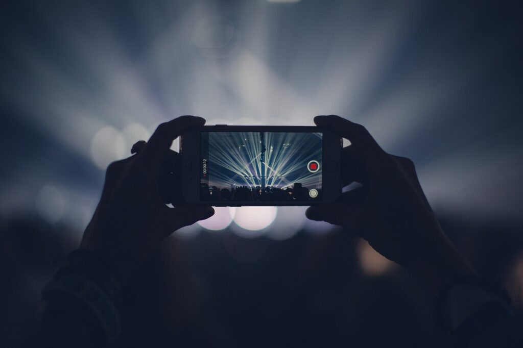 8 Proven Ways to Use Video Marketing to Grow Your Restaurant Business