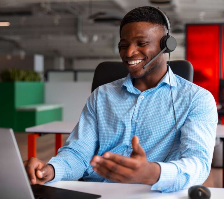 How to Talk to Customers and 7 Friendly Phrases That Keep Them Coming Back